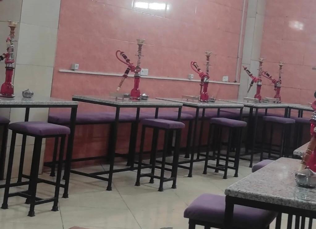 سفره خانه و قهوه خانه محفل در خزانه ی تهران